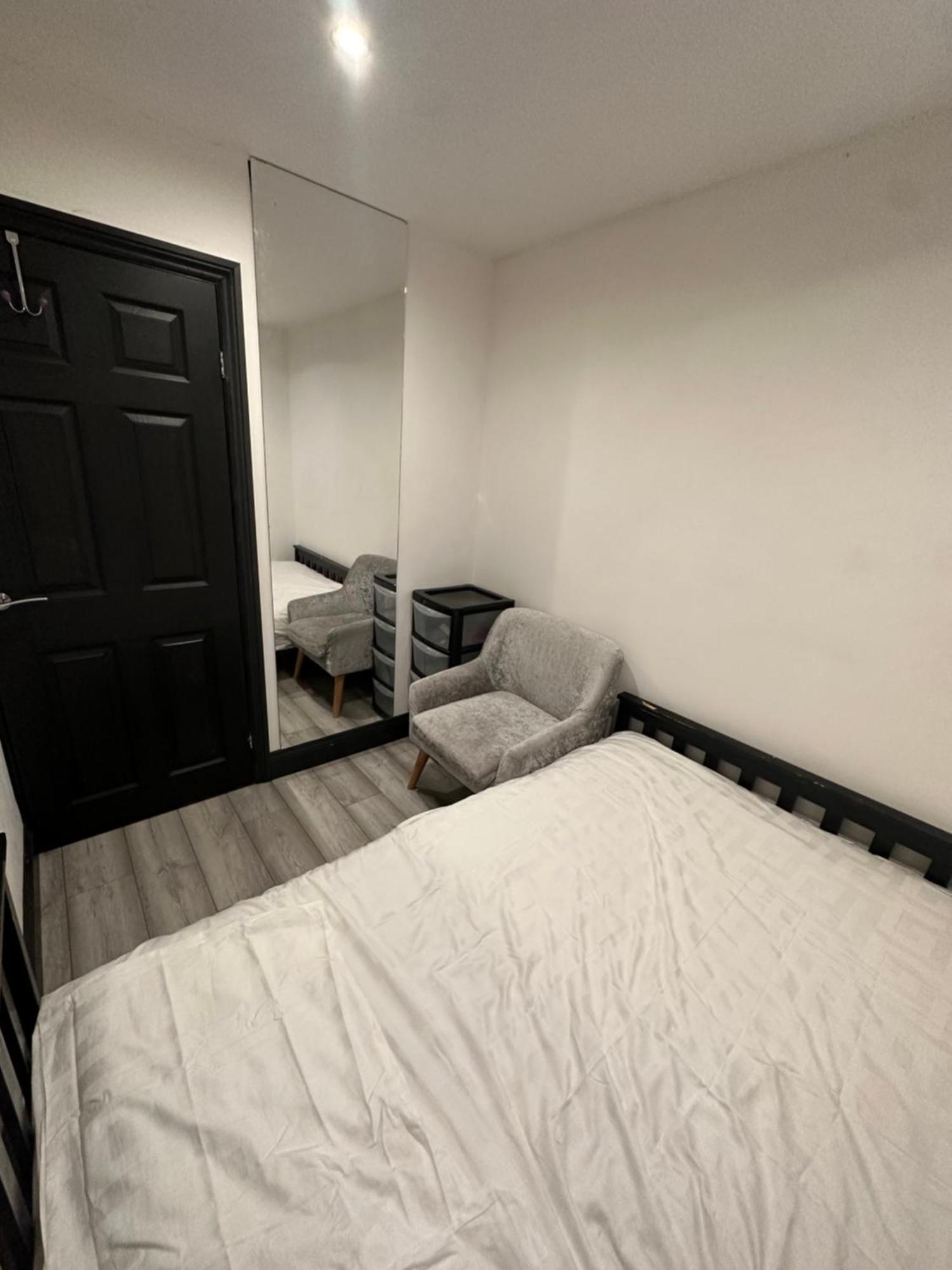 Homestay Cozy Double Near Train Station *